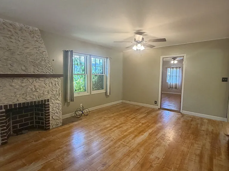 212 Alderson Ave — Photo 5