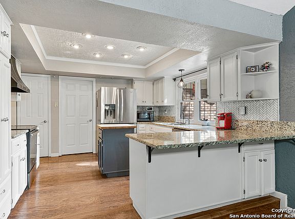 3rd image of 16803 Fort Oswego St