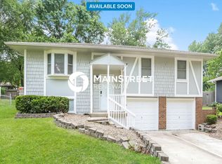 314 SE Crescent St, Lees Summit, MO 64063