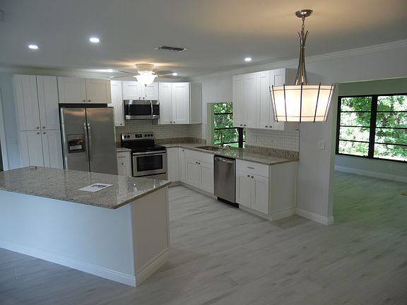 4th image of 6926 Arbor Oaks Cir