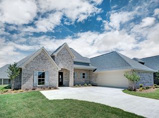 407 Duke Ct, Flowood, MS 39232