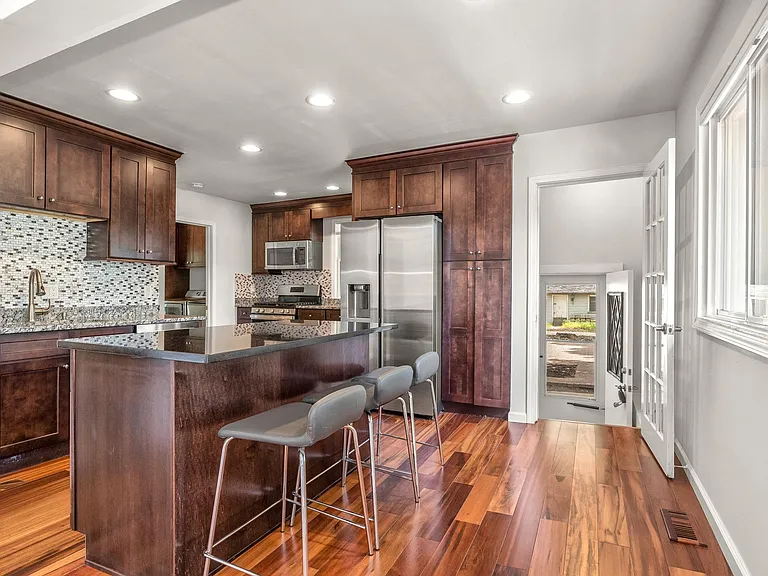 17130 Beck Rd — Photo 13