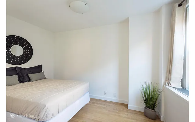 Sold by Douglas Elliman | media 14