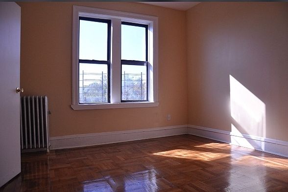 2nd image of 2157 Pacific St #9