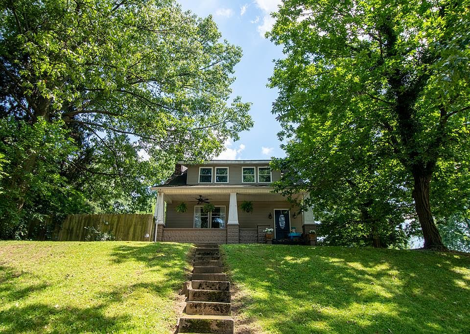 1st image of 1004 W Parrish Ave