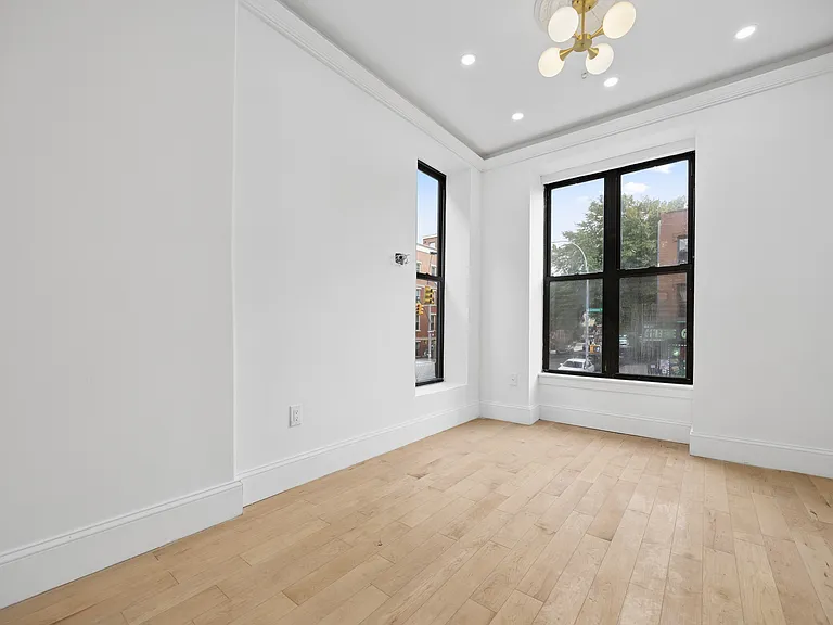663 Greene Ave #2B — Photo 4