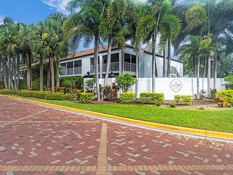 The Luxe at Boca — Photo 23
