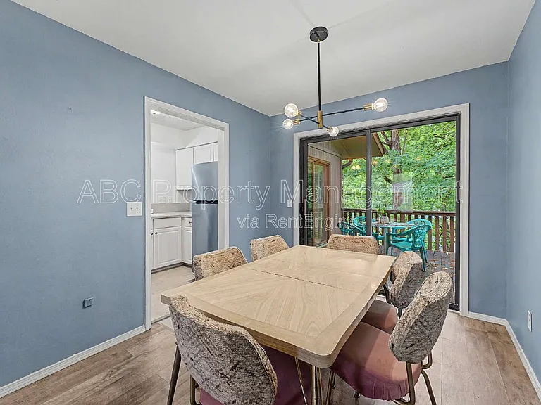 2 William Ln — Photo 6