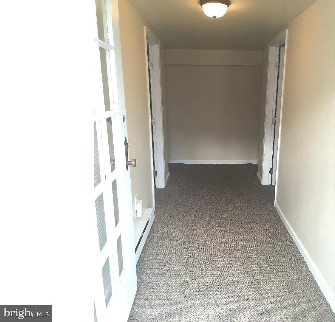 2 bed, 1.0 bath, $1,300 — Photo 3