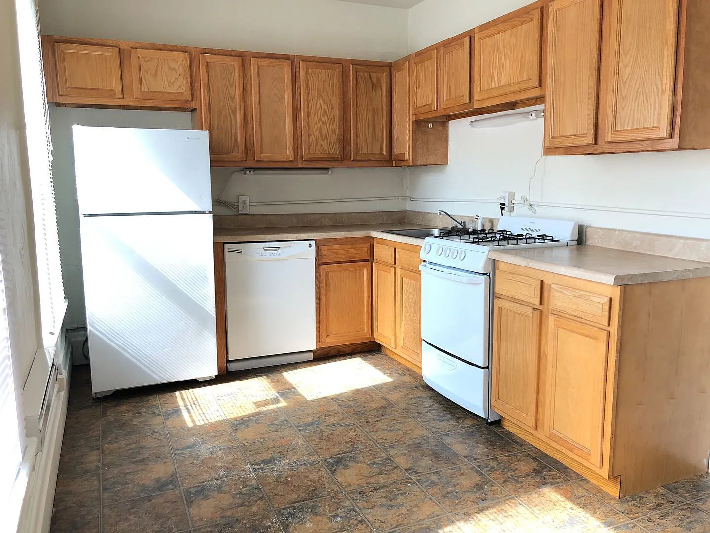 4521 Centre Avenue — Photo 3