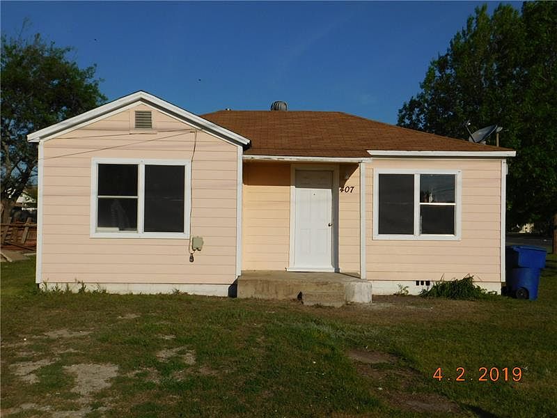 1st image of 407 N 2nd St