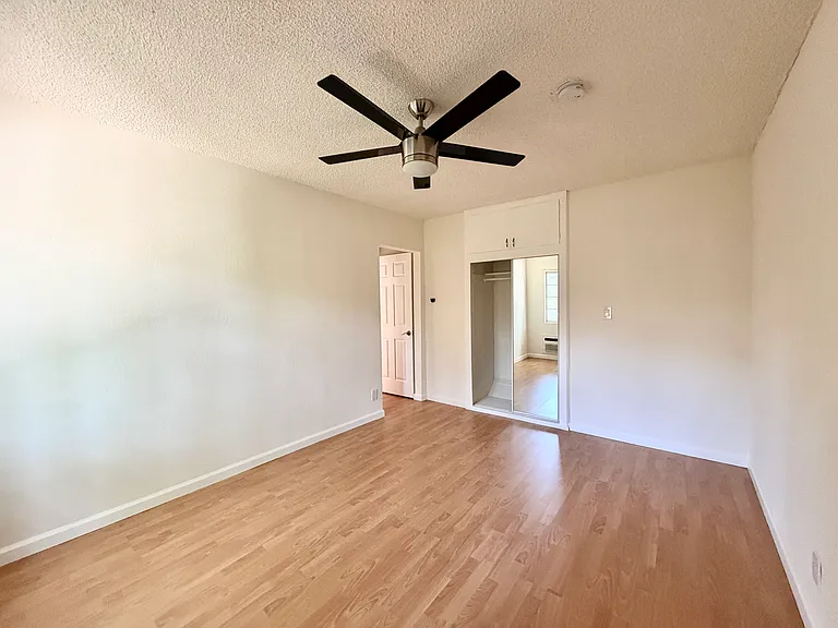6938 Kester Ave #11 — Photo 14