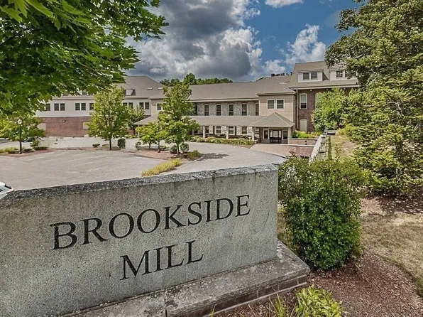 12 Brookside Rd Unit 2, Westford, MA 01886