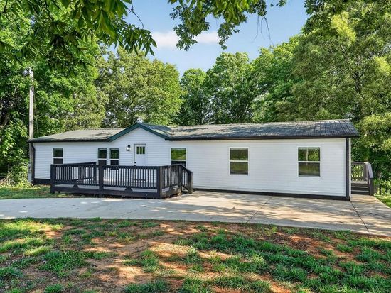 1883 Browntown Rd, Sparta, TN 38583