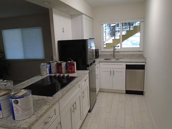 3rd image of 615 S Palm Ave APT 3