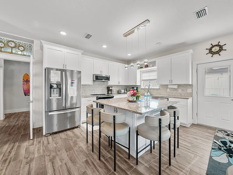 212 Corto Pl — Photo 43
