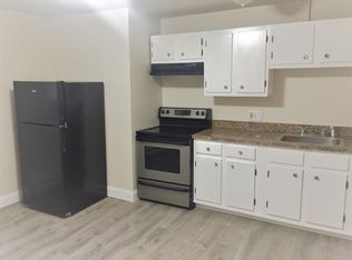 8 Cycle St APT D, Westfield, MA 01085