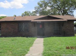 202 Park Plz, San Antonio, TX 78237