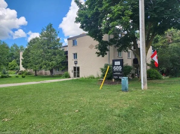 689 Barber Ave N #6, North Perth, ON N4W 1S4