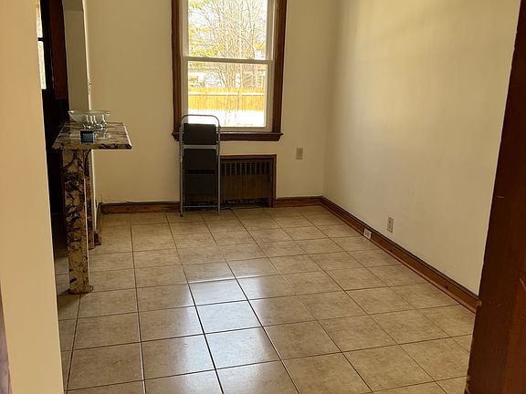 4th image of 413 E 7th Ave