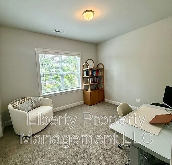 144 Kensington Dr — Photo 17