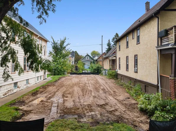 2542 North BREMEN STREET, Milwaukee, WI 53212