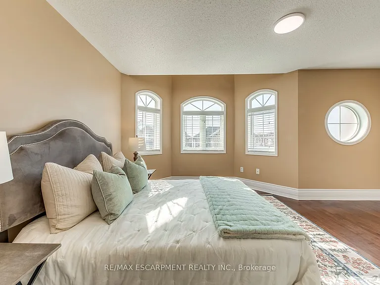 5811 Page Cres — Photo 36