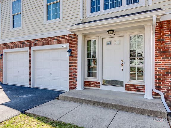 3rd image of 632 Grosse Pointe Cir