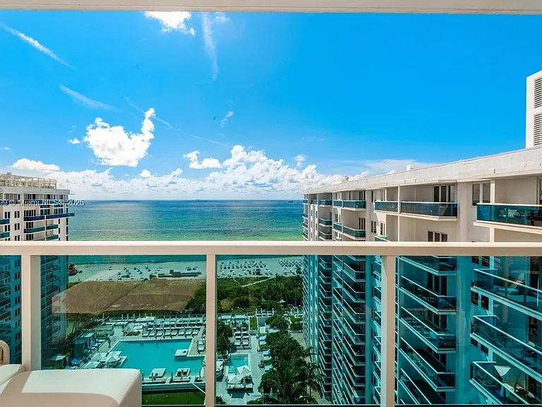 2301 Collins Ave — Photo 11