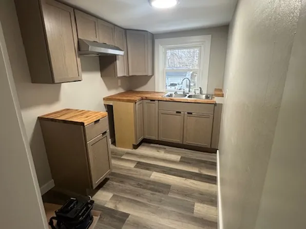 307 Roosevelt Rd APT Y, East Rochester, NY 14445