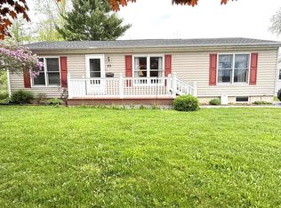 22 Beechwood Dr, Rouses Pt, NY 12979
