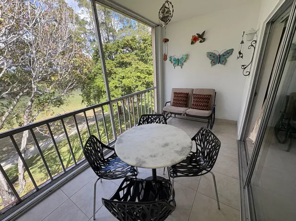 1055 Country Club Drive #404, Margate, FL 33063