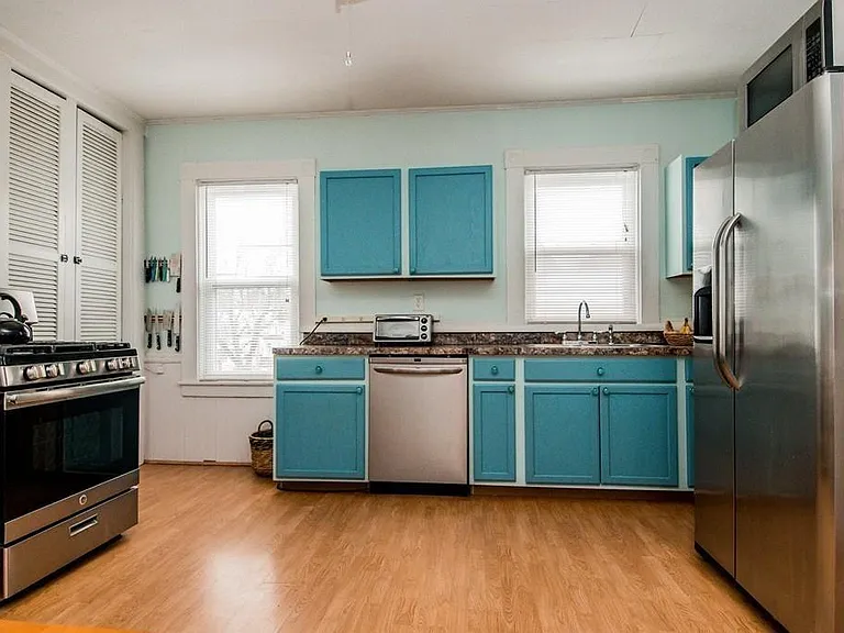 Green St — Photo 1