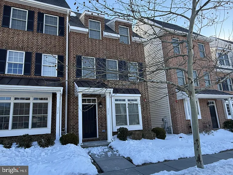 626 D St — Photo 2