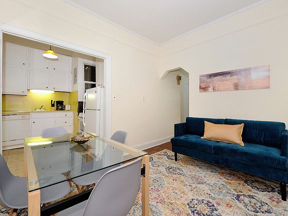 3rd image of 338 E 61st St APT 19