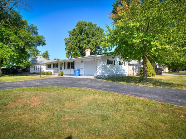 206 W Andrews St, Macon, IL 62544