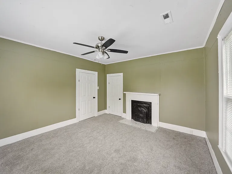2417 Parkview Ave — Photo 17