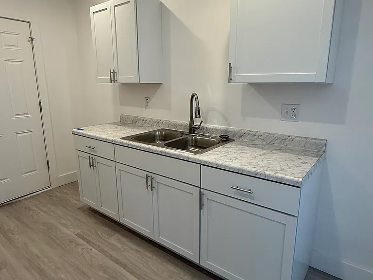 15203 Kinsman Rd #2 — Photo 15