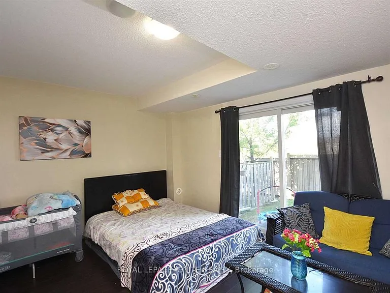 40 Cedar Lake Cres — Photo 38