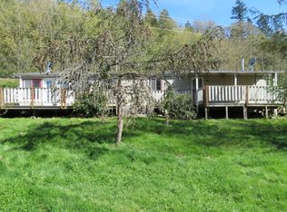 696 Old Highway 99 North Rd, Bellingham, WA 98229