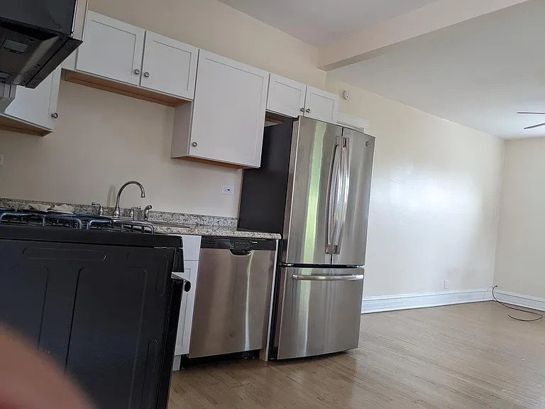 4419 W Irving Park Rd #3 — Photo 5