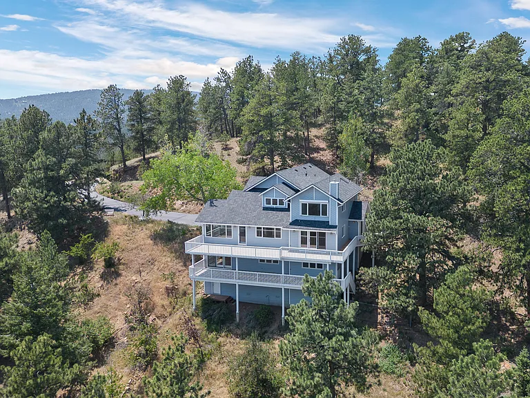 1281 Peakview Cir — Photo 33