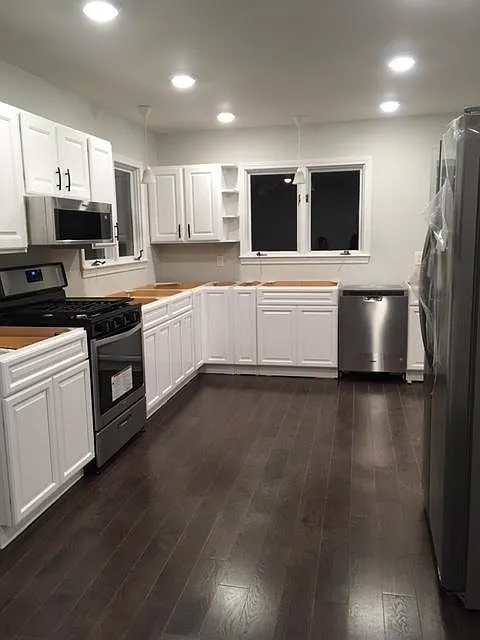 2 bed, 1305 sqft, $2,100 — Photo 2