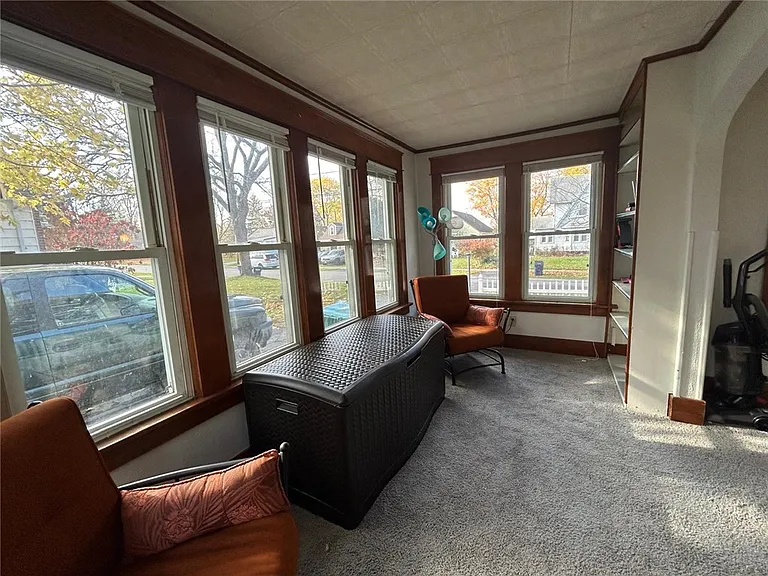 125 Windsor Rd — Photo 11