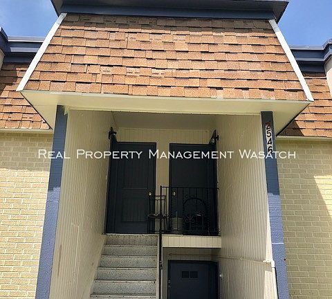 3rd image of 2546 S Lake Crest Dr