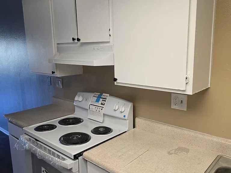 1330 N. Bush Street — Photo 3