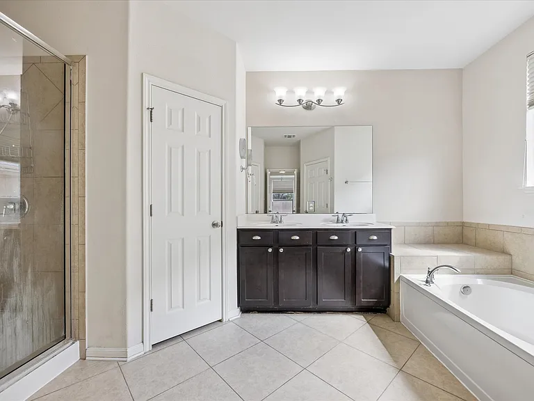 2220 Lookout Range Dr — Photo 32