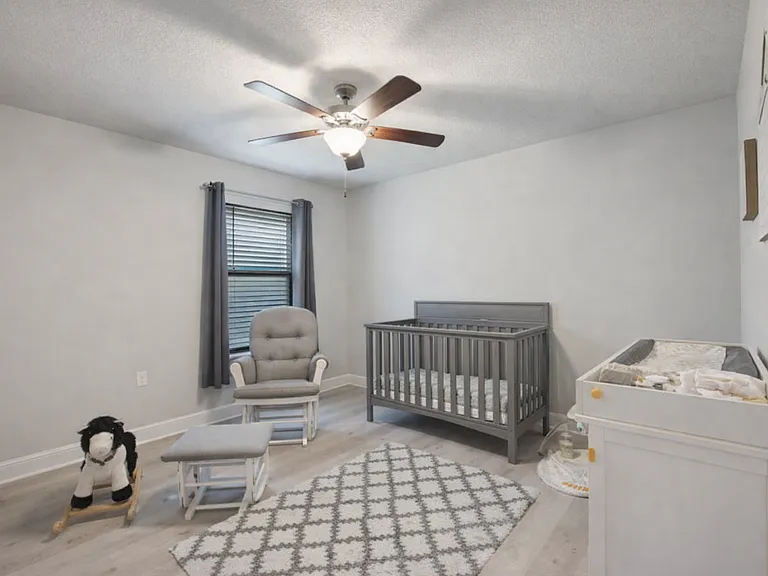 5833 Crestlake Dr — Photo 9