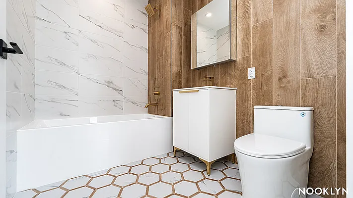 Bathroom, photo 2