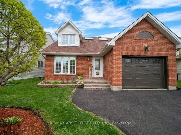 698 Thicket Way, Ottawa, ON K4A 3B4